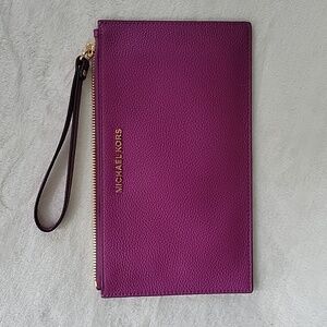 Michael Kors Clutch
